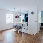Spacious Near The Airport And Bus Station 아파트 탈린