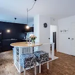 Spacious Near The Airport And Bus Station 탈린