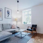 Spacious Near The Airport And Bus Station 탈린
