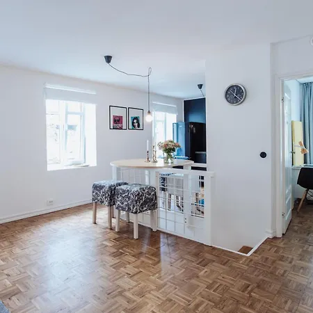 Spacious Near The Airport And Bus Station Apartamento Talin